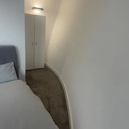 Skyline Penthouse Apartment *